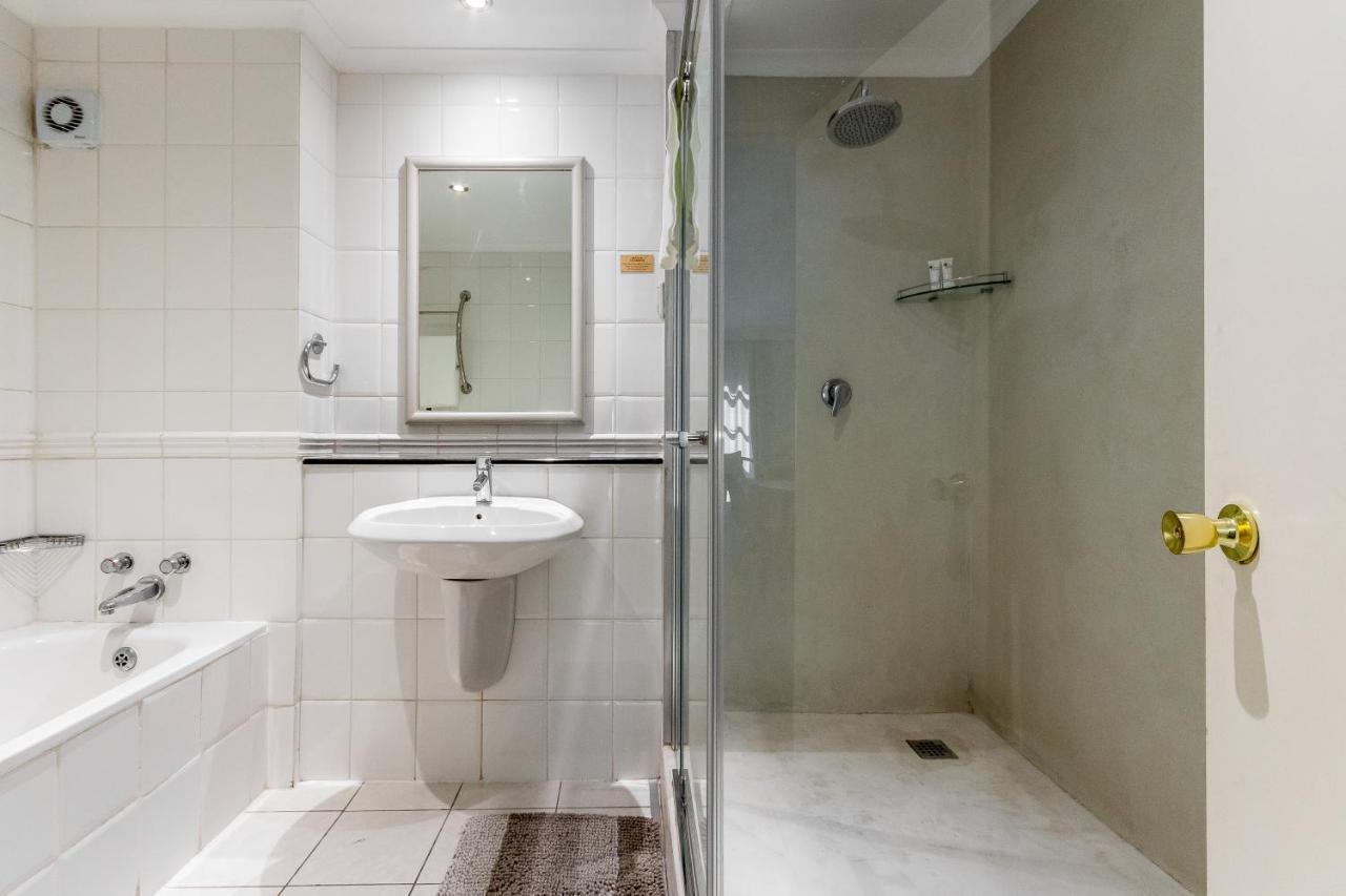 Trendy Apartment In Thibault Square City Centre Cape Town Exterior photo